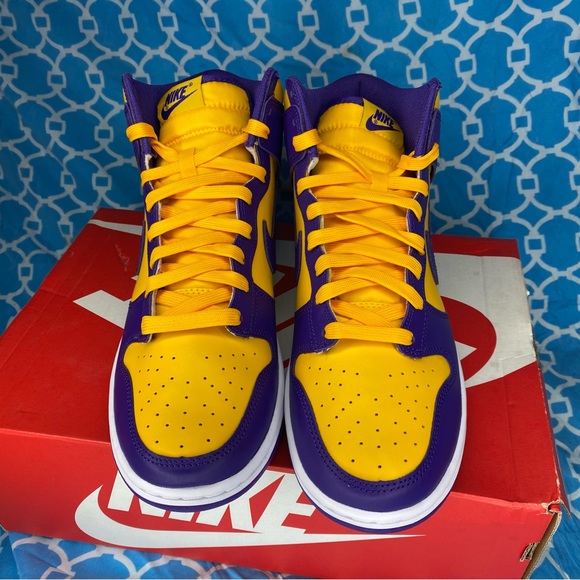 Nike Men’s size 10 Dunk high Lakers purple yellow kobe hi top sneakers rare gold main image 4
